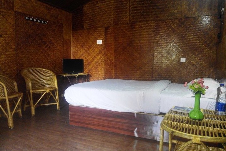 Room 3 of 79