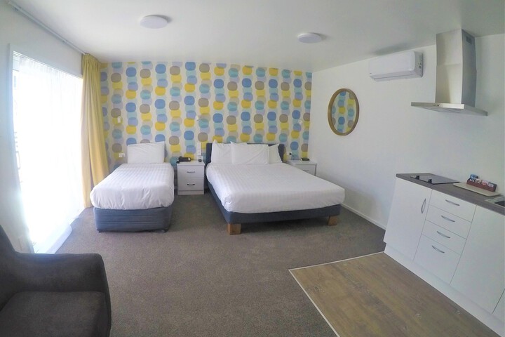 Room 10 of 37