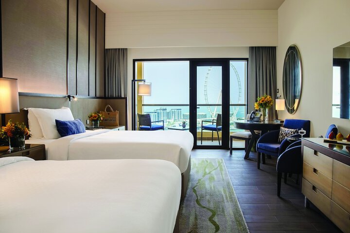 Room 30 of 211