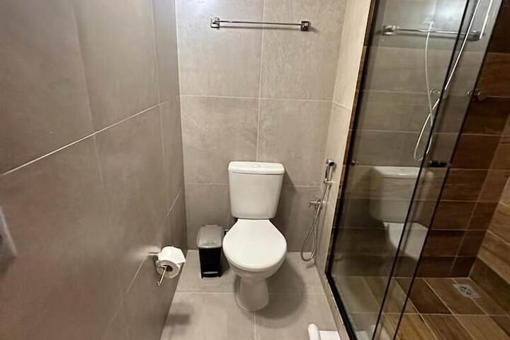 Room 12 of 25