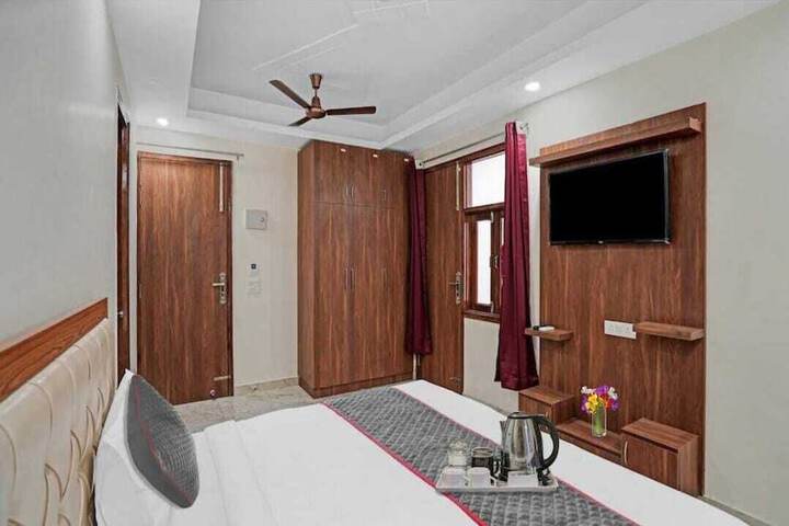 Room 2 of 11