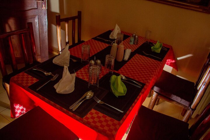 Dining 31 of 48