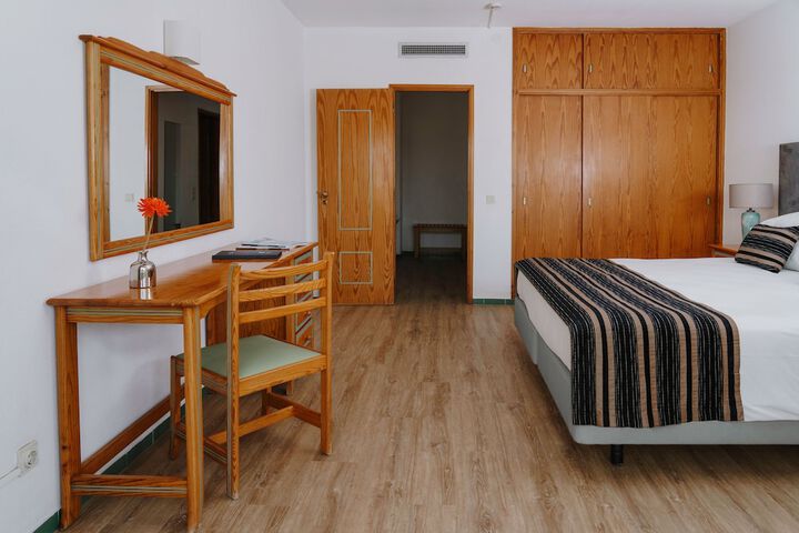 Room 10 of 66