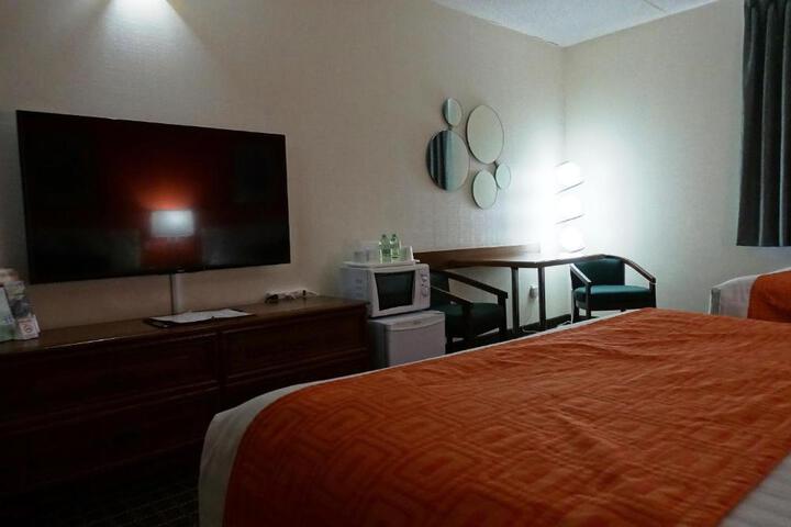 1 Queen Bed (22 of 25)