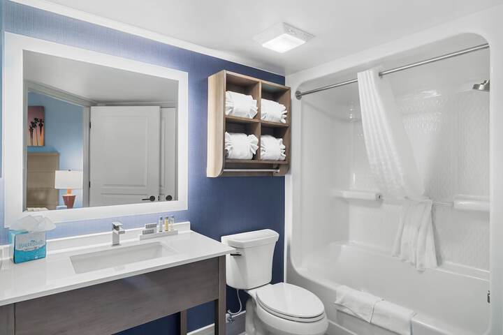 Room 172 of 218