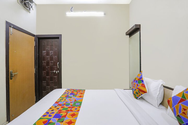 Room 12 of 24