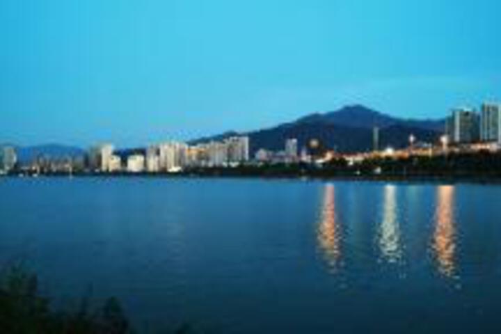 7 Days Premium Hotel (Chongqing Kaizhou District Government Square)
