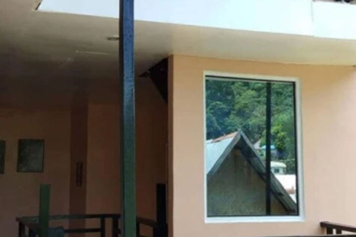Room 3 of 12