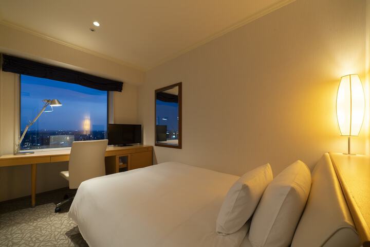 Room 10 of 94