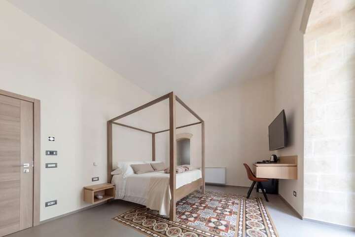 Room 13 of 46