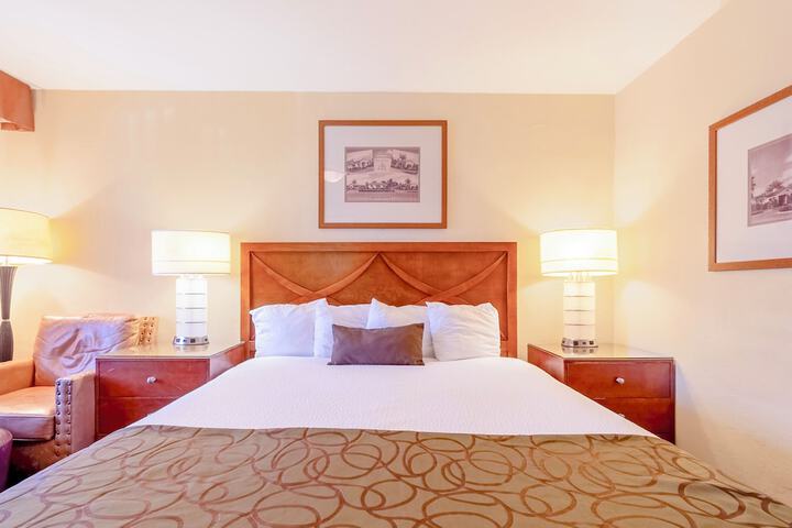 Room 43 of 77