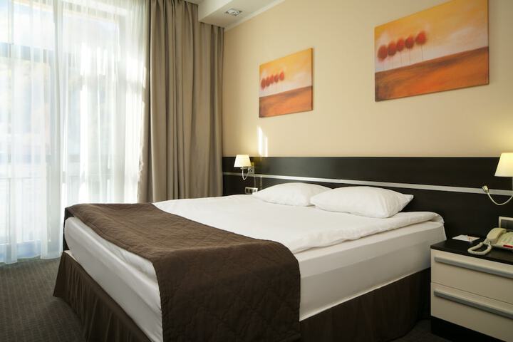 Room 3 of 39
