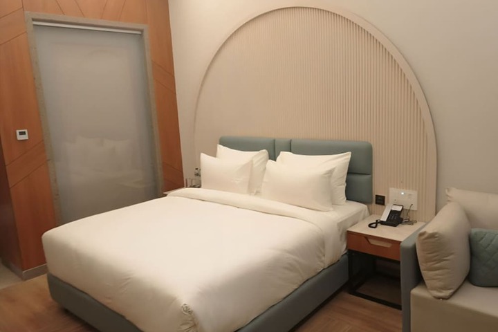 Room 4 of 29