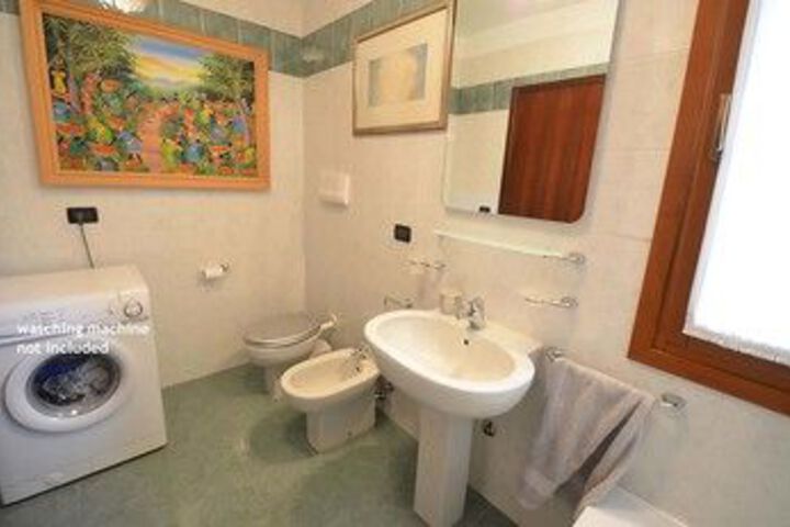 Room 4 of 29