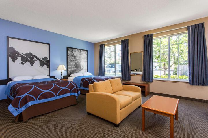 2 Double Beds (16 of 21)