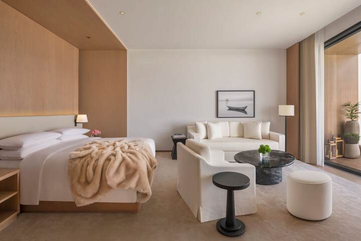 Room 15 of 48