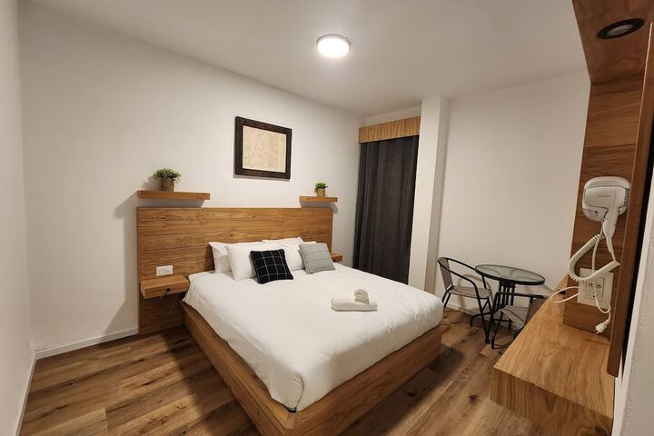Room 35 of 141