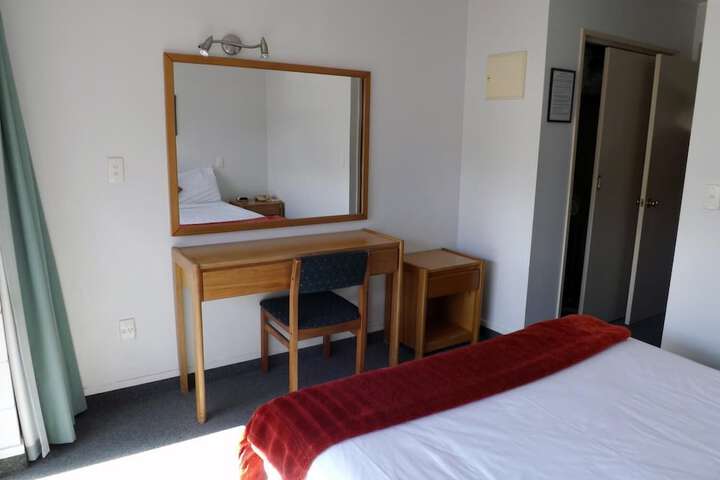 Room 3 of 48
