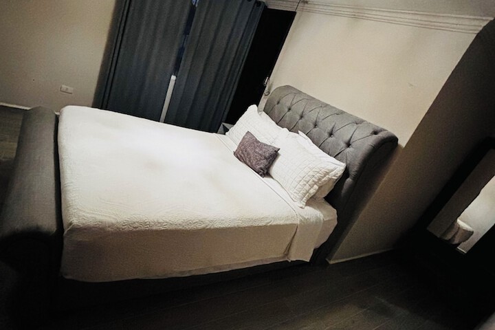 Room 16 of 25