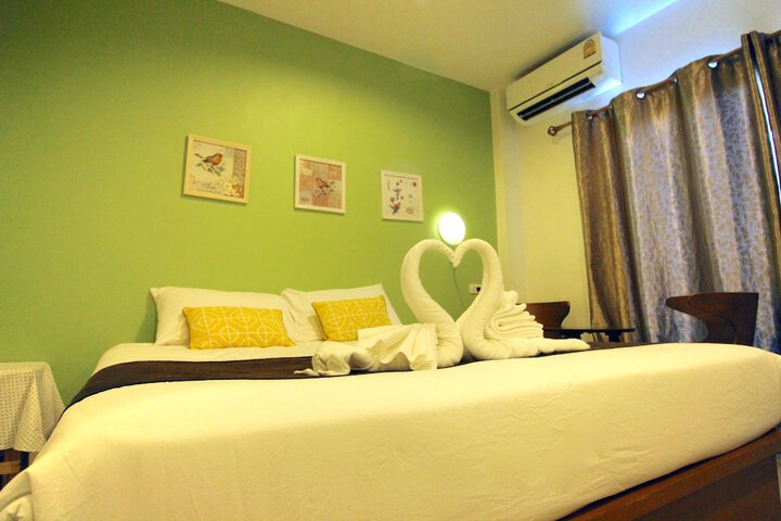 Room 15 of 48