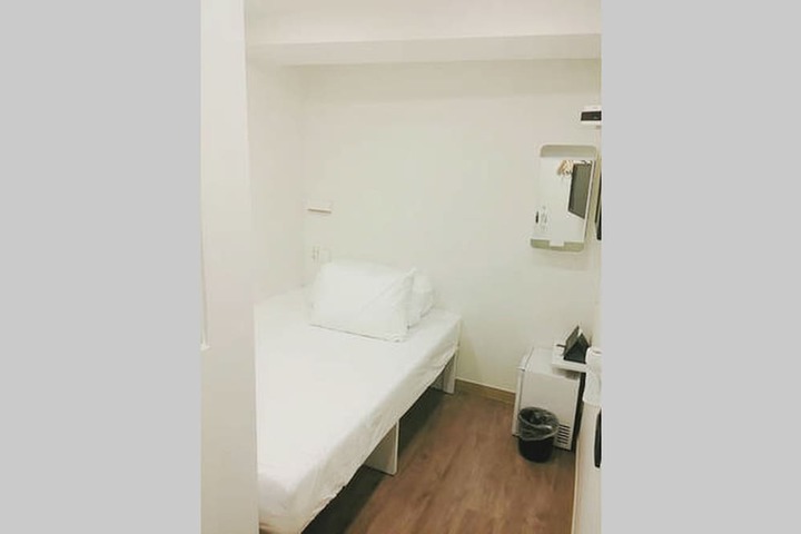 Room 15 of 43
