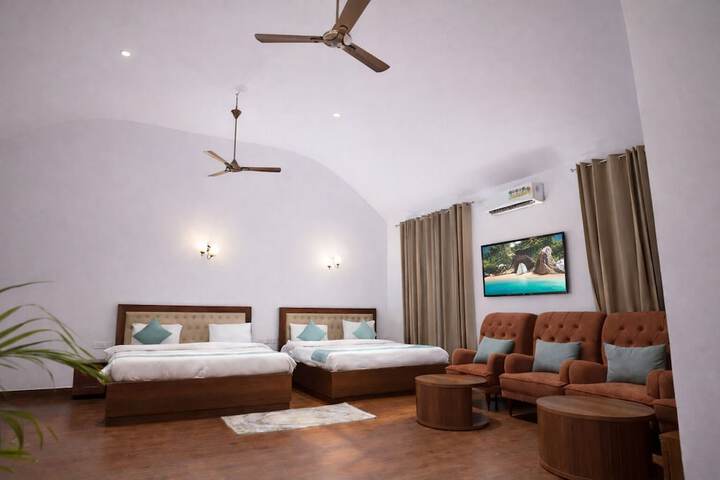 Room 13 of 27