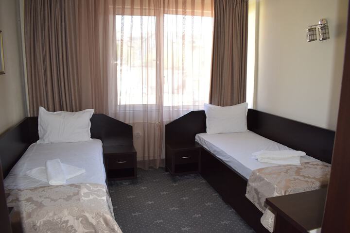 Room 3 of 7