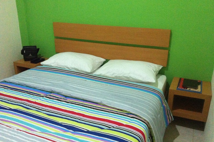 Room 9 of 27