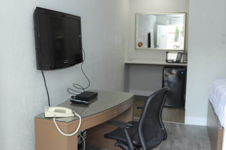Room 18 of 36