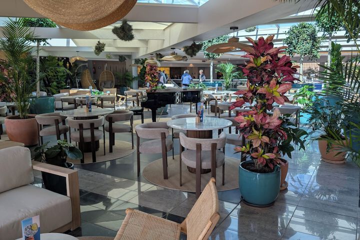 Entrance & Lobby
