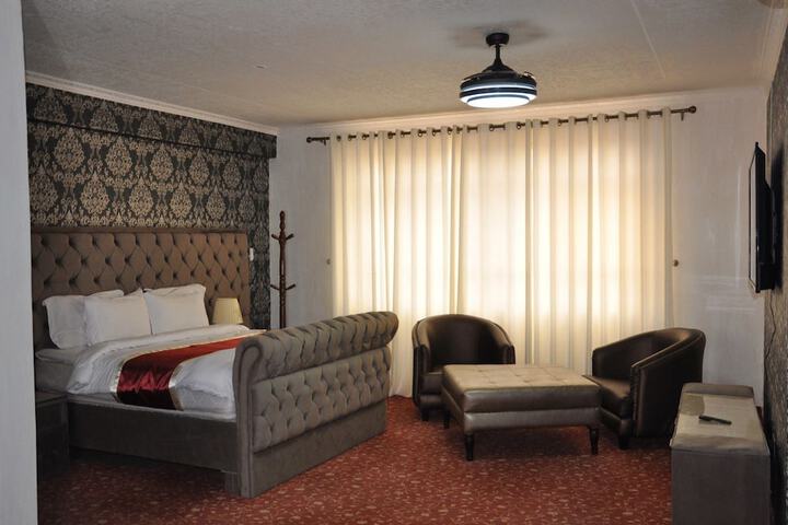 Room 2 of 23