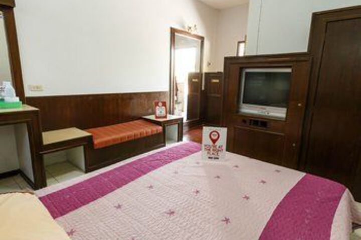 Room 33 of 70