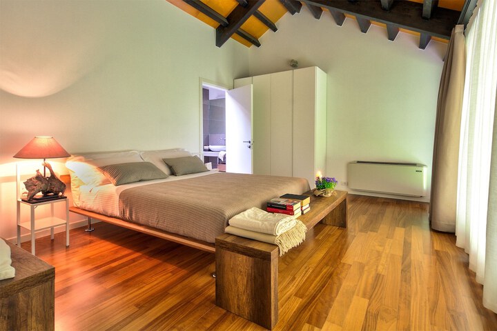 Room 5 of 39