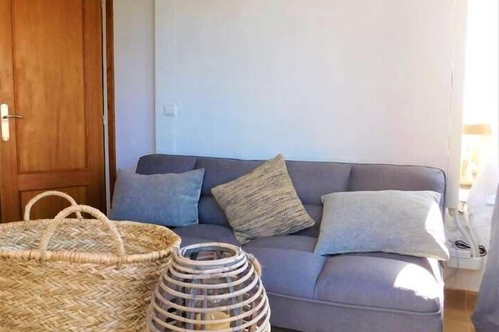 Room 13 of 20