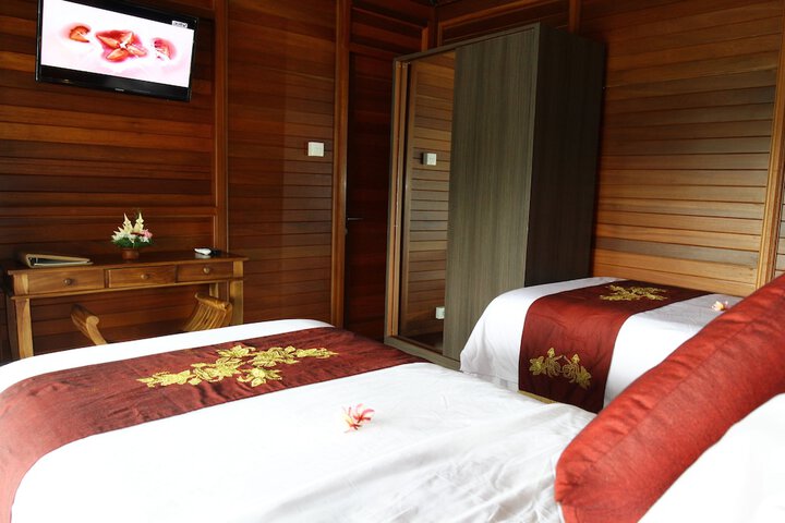 Room 6 of 28