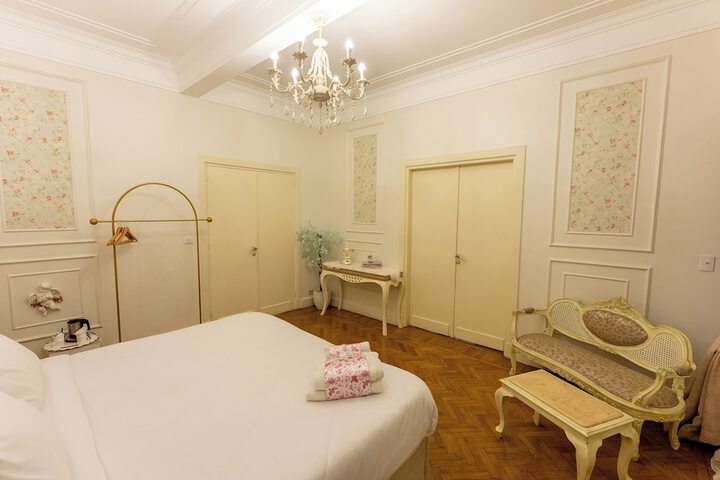 Room 17 of 83