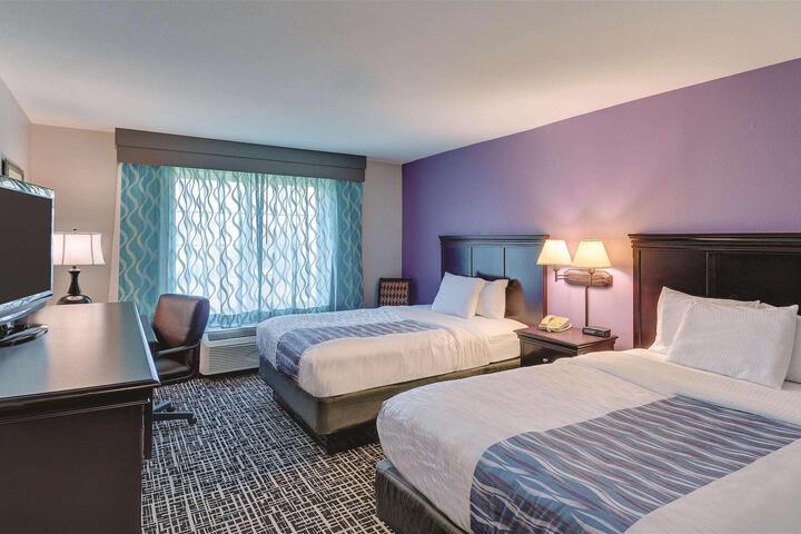 1 King Bed (12 of 14)