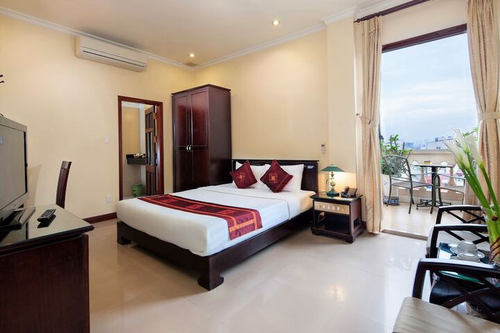 Room 9 of 30