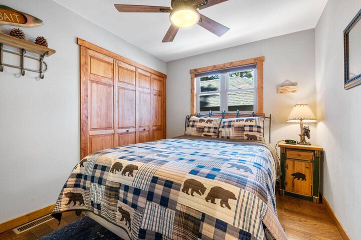 Room 12 of 16
