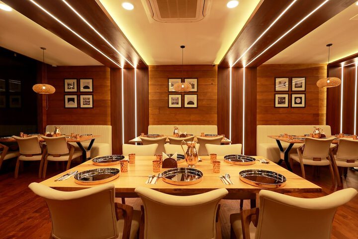 Dining 17 of 27