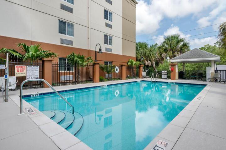 Candlewood Suites Fort Myers Interstate 75