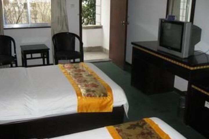Room 13 of 23