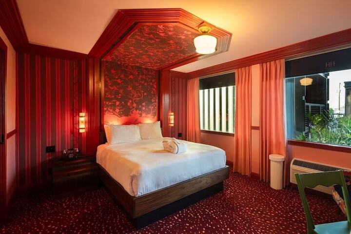Room 6 of 34