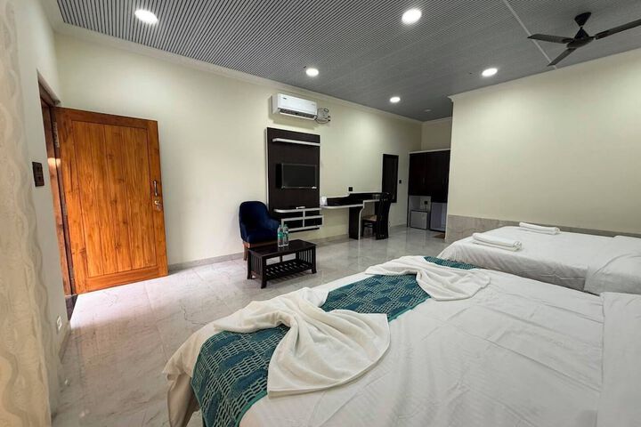 Room 7 of 34