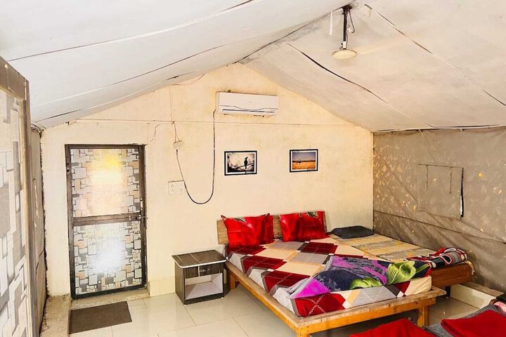 Room 4 of 26
