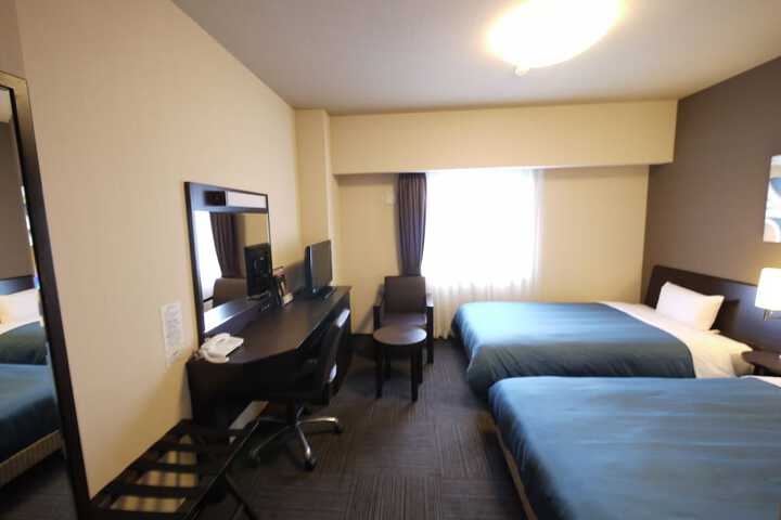 Room 9 of 38