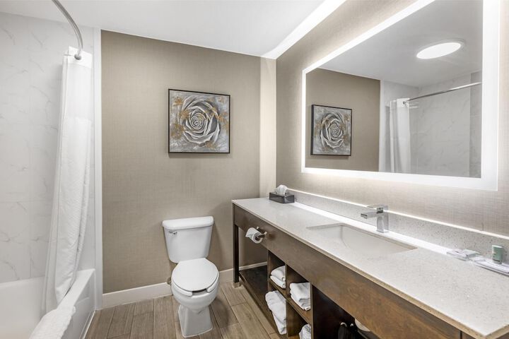Room 32 of 48