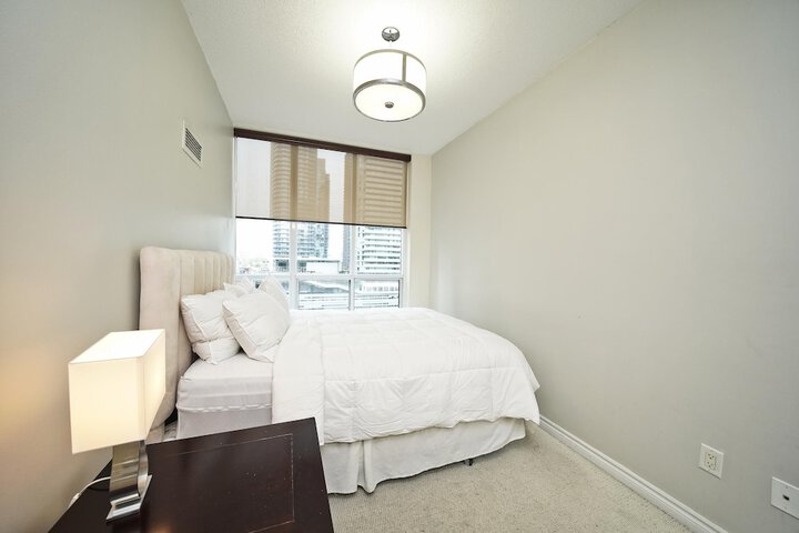 Room 26 of 148