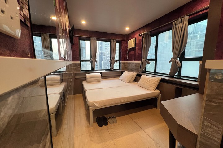 Room 5 of 21