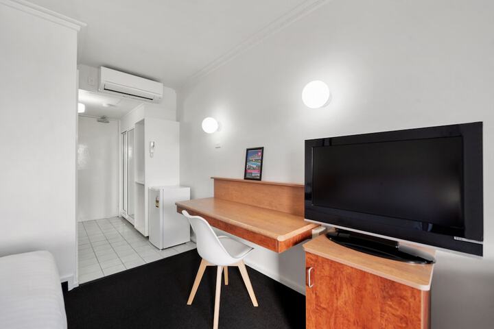 Room 20 of 33